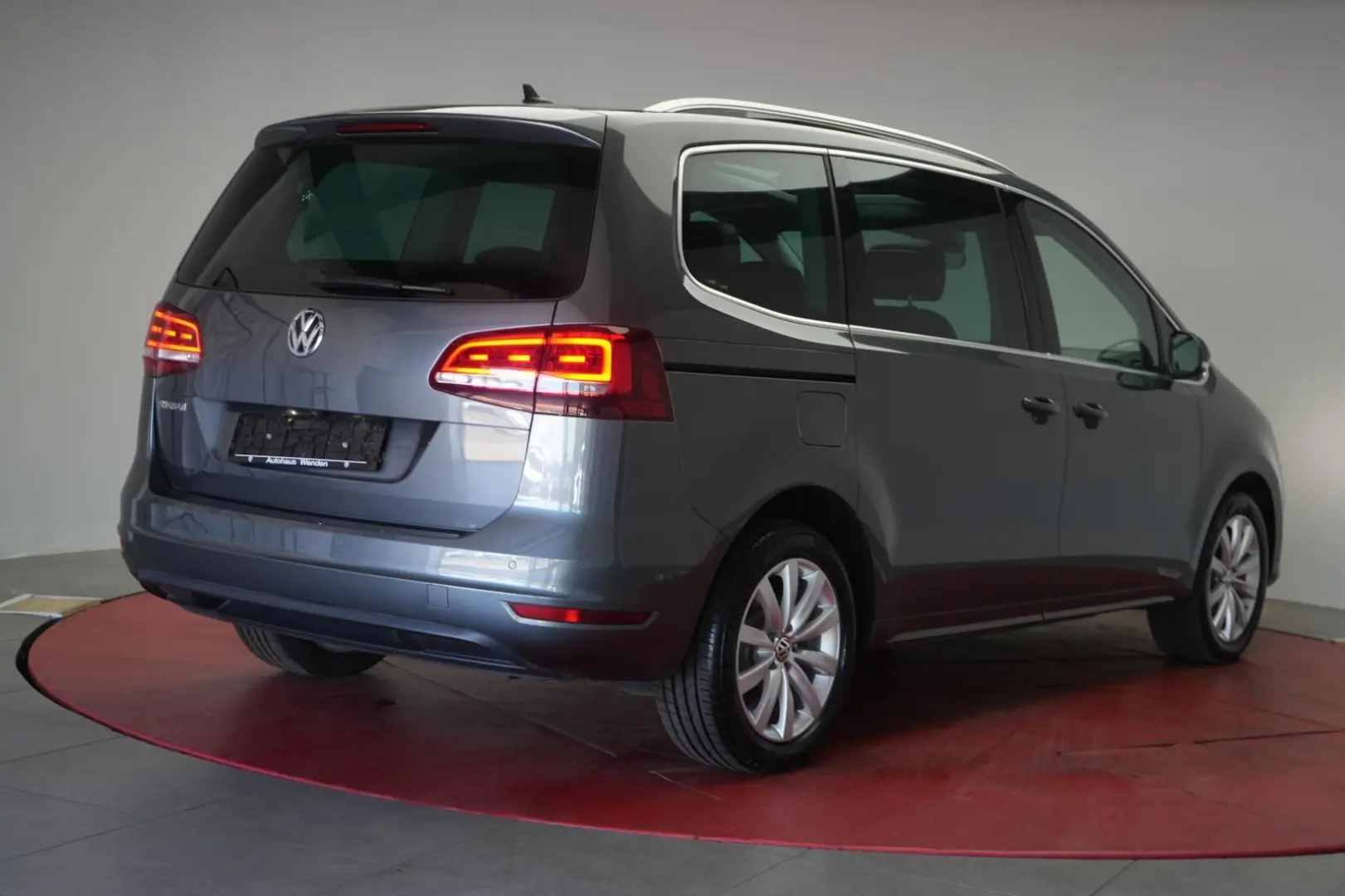 Sharan 2.0 TDI DSG Highline Navi Leder ACC Kamer