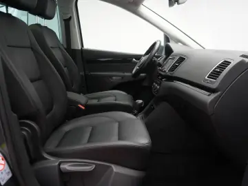 Sharan 2.0 TDI DSG Highline Navi Leder ACC Kamer