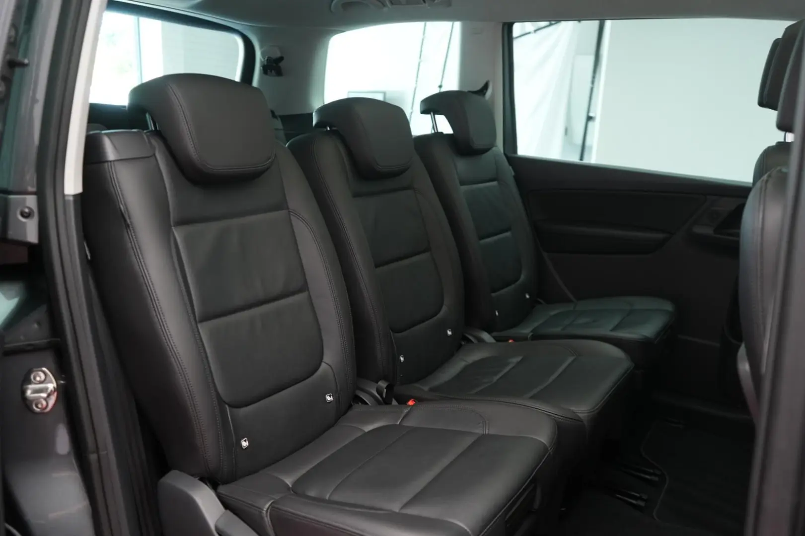 Sharan 2.0 TDI DSG Highline Navi Leder ACC Kamer