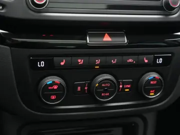 Sharan 2.0 TDI DSG Highline Navi Leder ACC Kamer