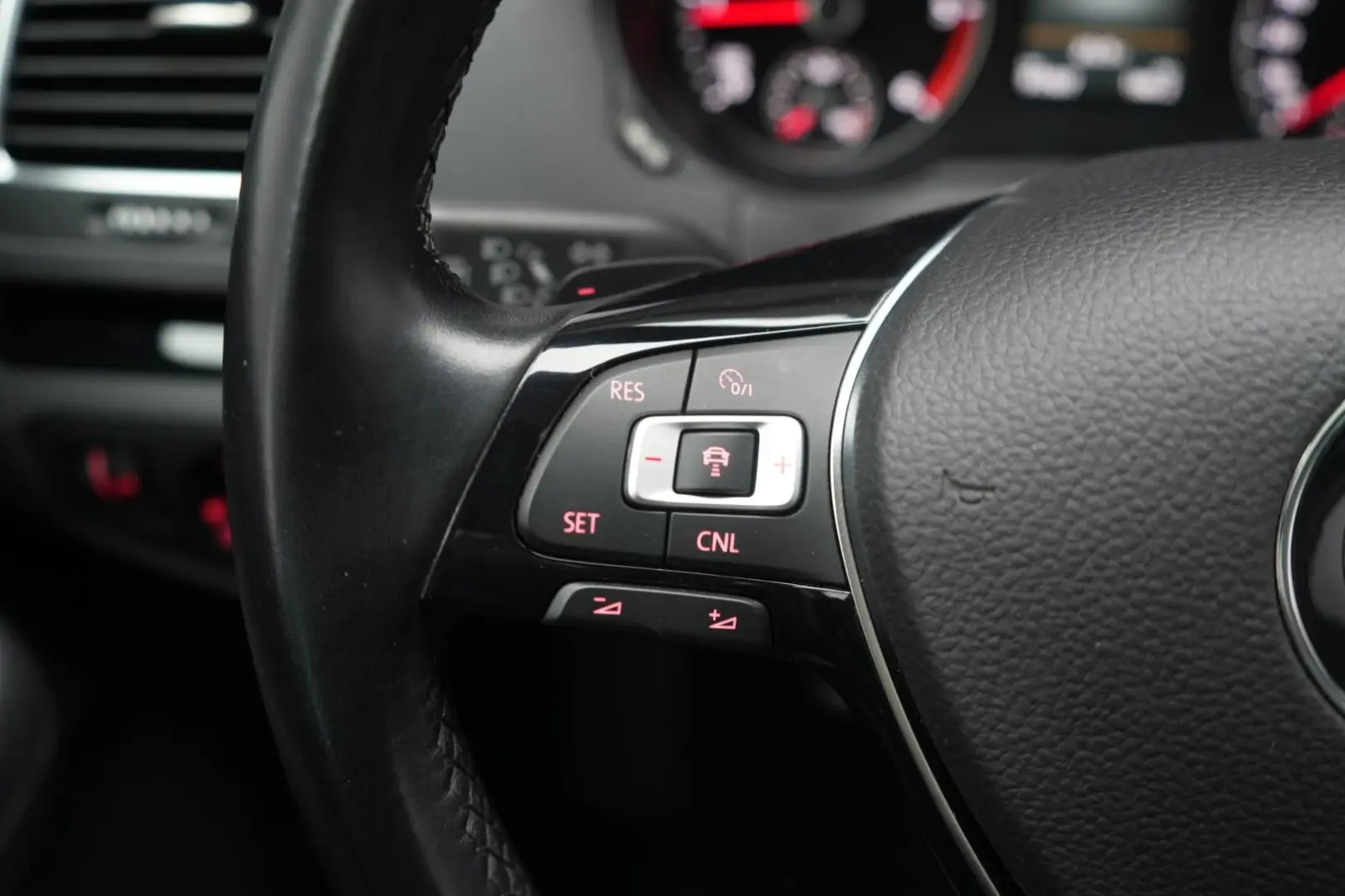 Sharan 2.0 TDI DSG Highline Navi Leder ACC Kamer