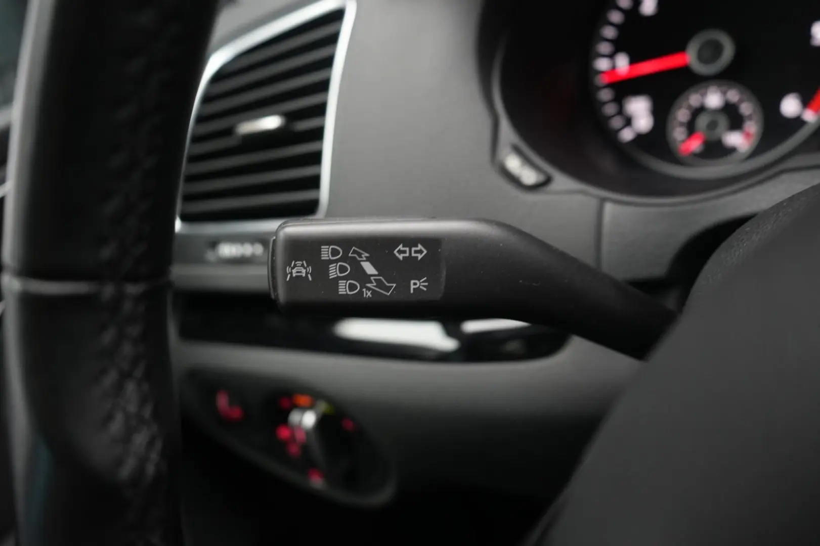 Sharan 2.0 TDI DSG Highline Navi Leder ACC Kamer