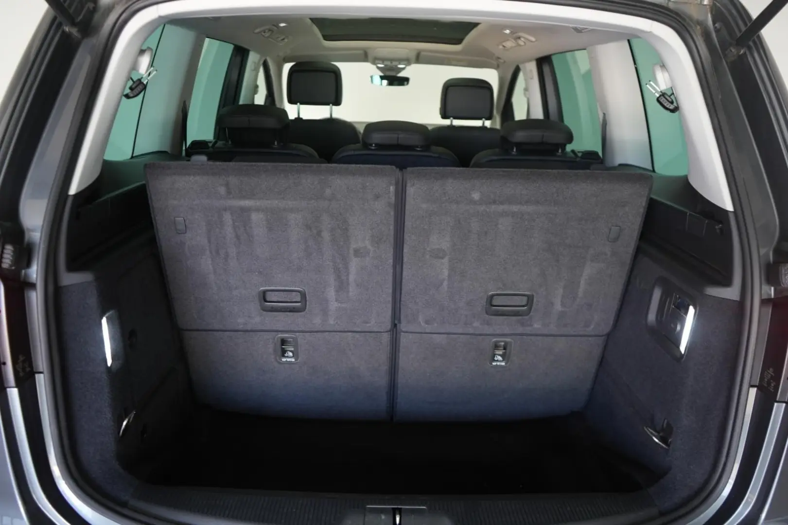 Sharan 2.0 TDI DSG Highline Navi Leder ACC Kamer