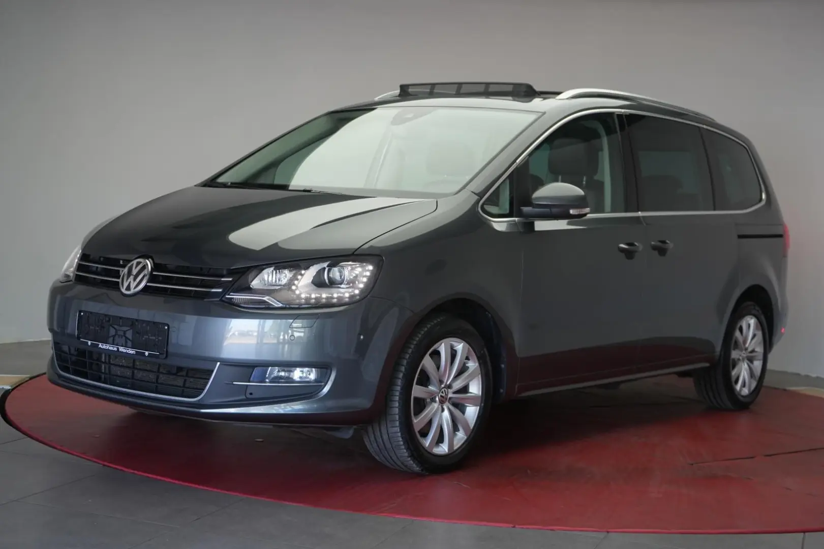 Sharan 2.0 TDI DSG Highline Navi Leder ACC Kamer