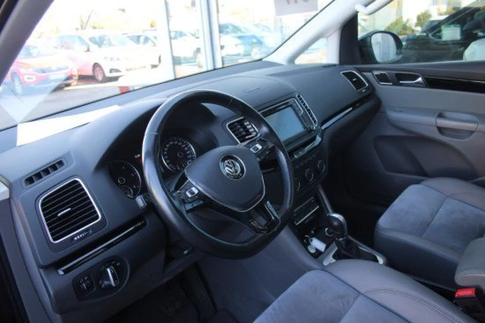 Sharan 4Motion 2.0 TDI Highline Pano Navi Leder