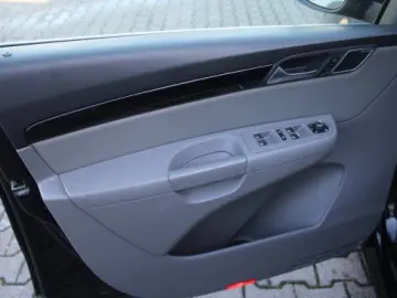 Sharan 4Motion 2.0 TDI Highline Pano Navi Leder