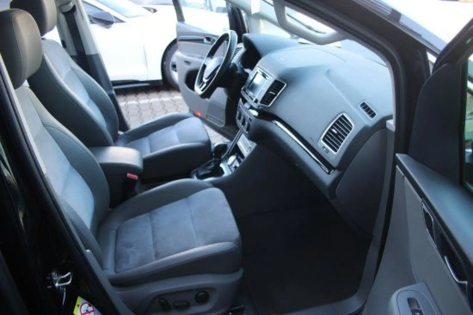 Sharan 4Motion 2.0 TDI Highline Pano Navi Leder