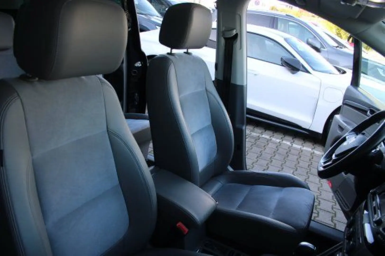 Sharan 4Motion 2.0 TDI Highline Pano Navi Leder