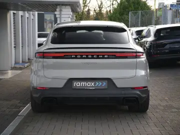 E-Hybrid Coupé ACC-LUFTF-PANO-HD-AHK-HUD-BOSE-RS