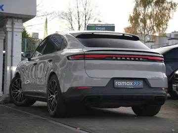 E-Hybrid Coupé ACC-LUFTF-PANO-HD-AHK-HUD-BOSE-RS