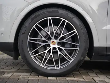 E-Hybrid Coupé ACC-LUFTF-PANO-HD-AHK-HUD-BOSE-RS