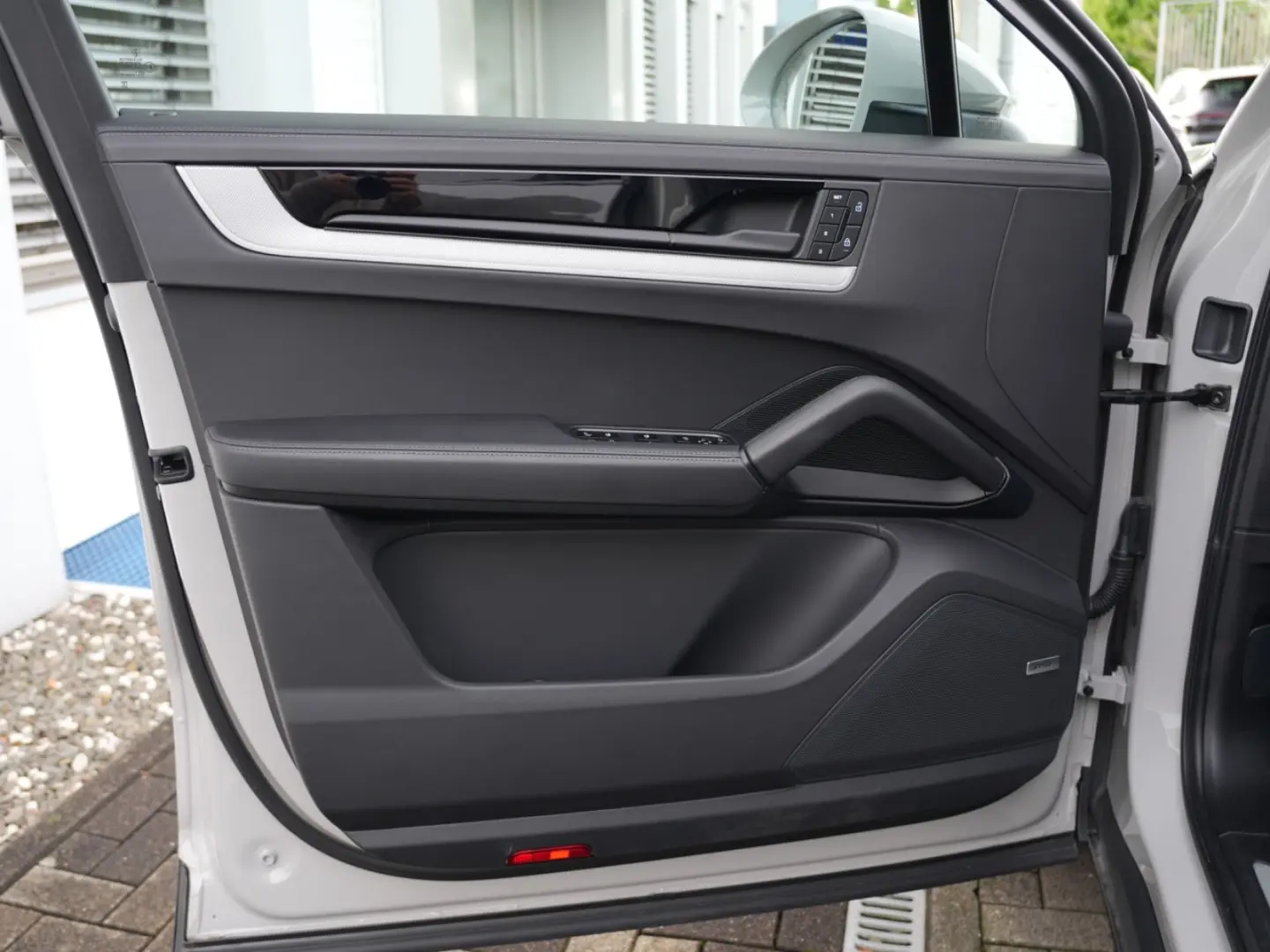 E-Hybrid Coupé ACC-LUFTF-PANO-HD-AHK-HUD-BOSE-RS