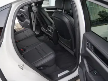 E-Hybrid Coupé ACC-LUFTF-PANO-HD-AHK-HUD-BOSE-RS