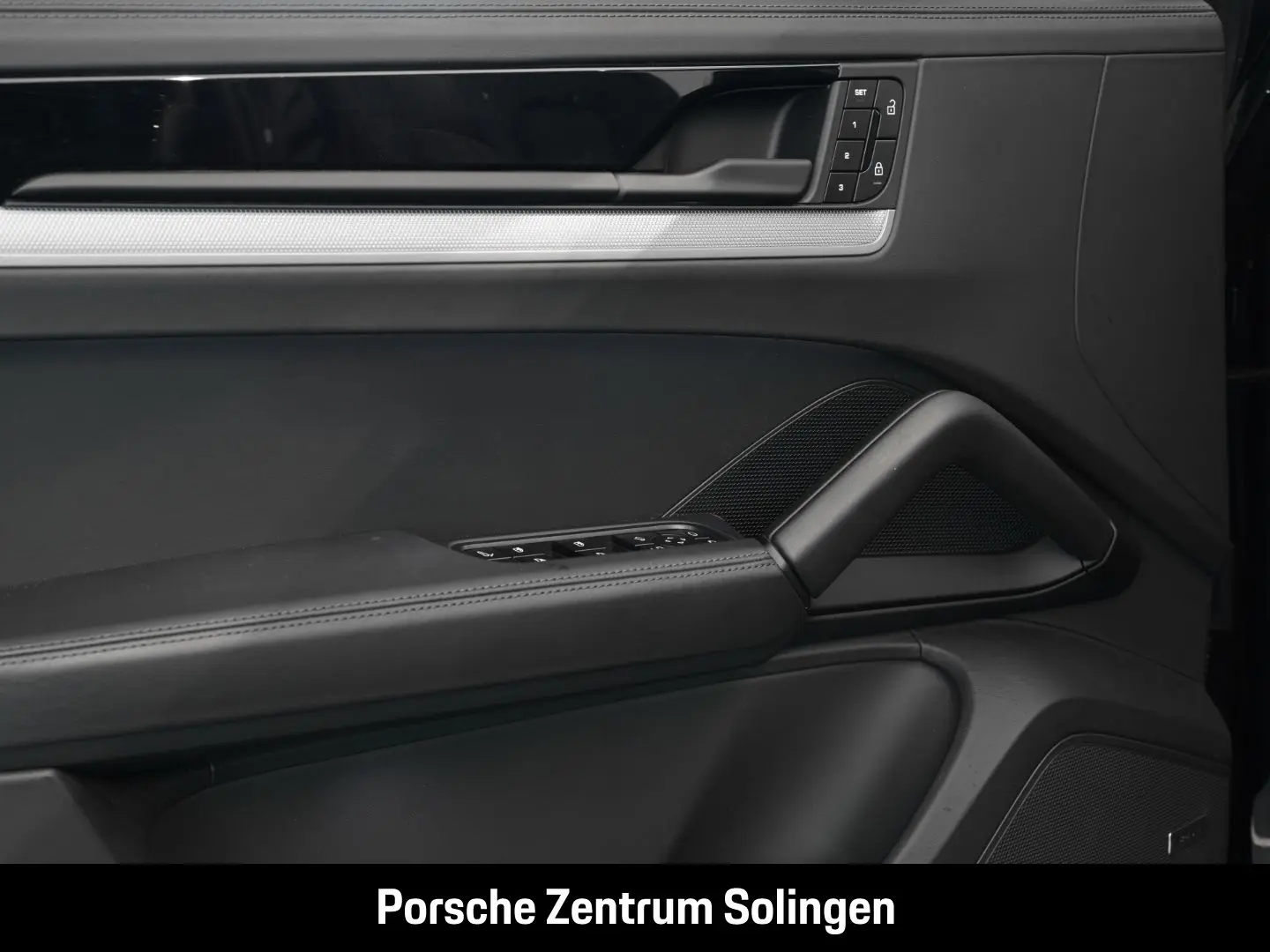 Cayenne E-Hybrid Beifahrer BOSE PANO 21'' Surrou