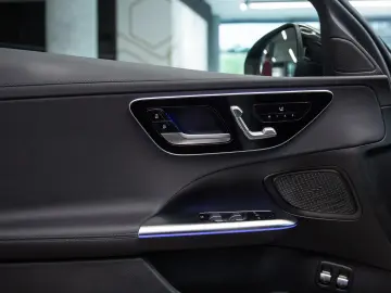 Mercedes-Benz C 300 e Plug-in Hybrid 9G-Tronic