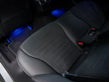 Mercedes-Benz C 300 e Plug-in Hybrid 9G-Tronic