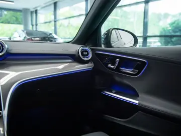 Mercedes-Benz C 300 e Plug-in Hybrid 9G-Tronic