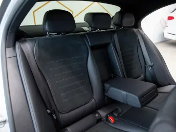 Mercedes-Benz C 300 e Plug-in Hybrid 9G-Tronic