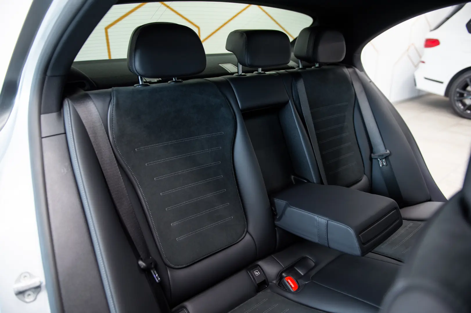 Mercedes-Benz C 300 e Plug-in Hybrid 9G-Tronic