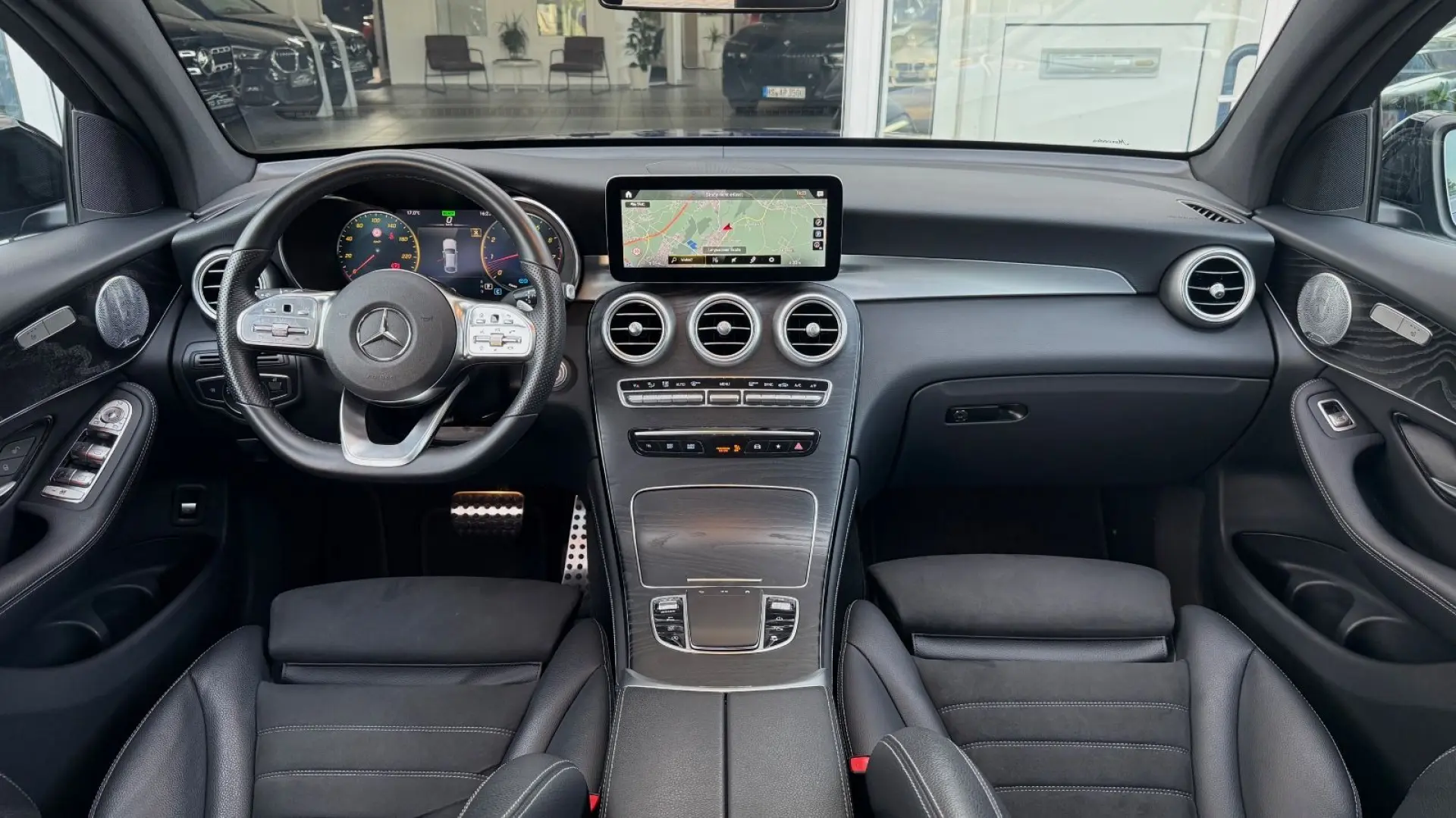 GLC 300 Coupe 4M AMG DISTR  MBUX  NIGHT 360 20