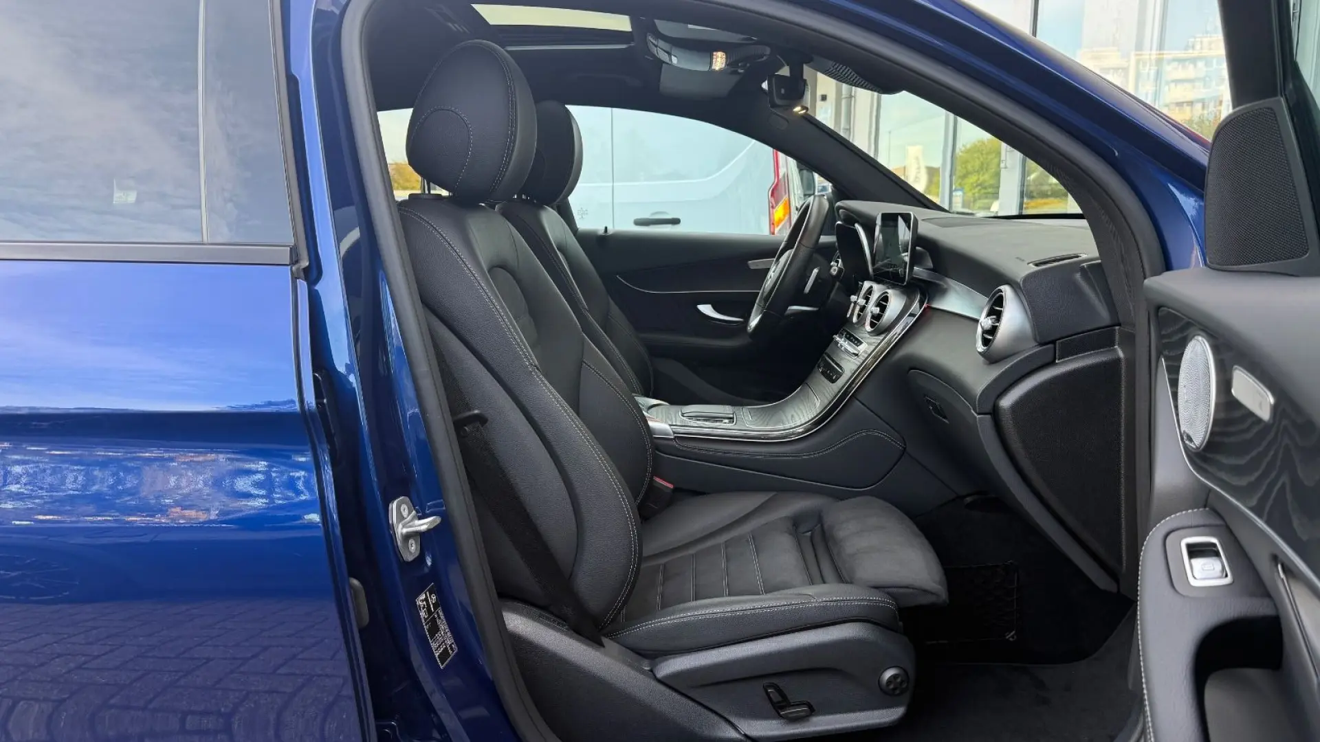 GLC 300 Coupe 4M AMG DISTR  MBUX  NIGHT 360 20