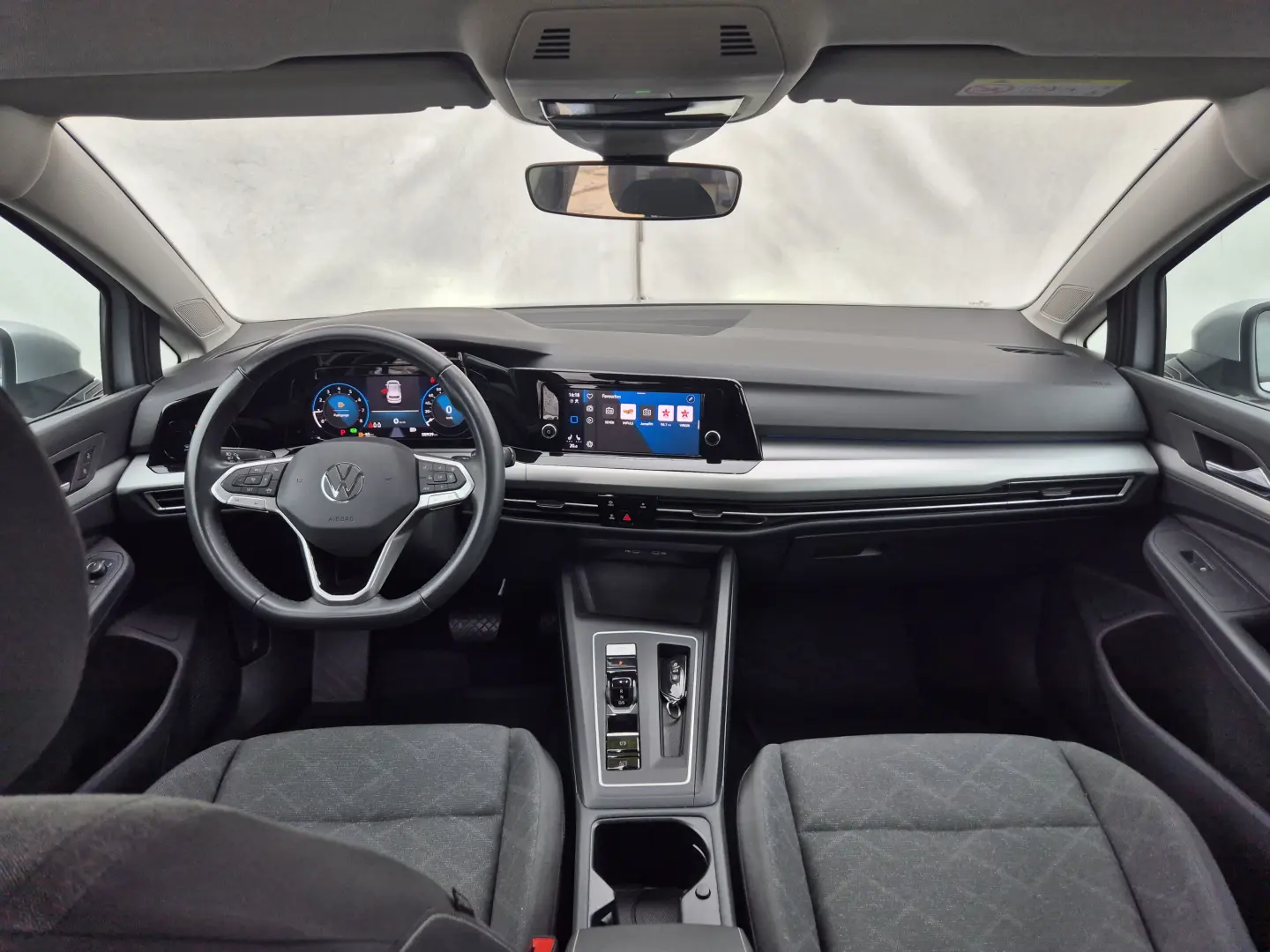 Volkswagen Golf 1.0 eTSI MHEV 110 CP DSG Life 2024