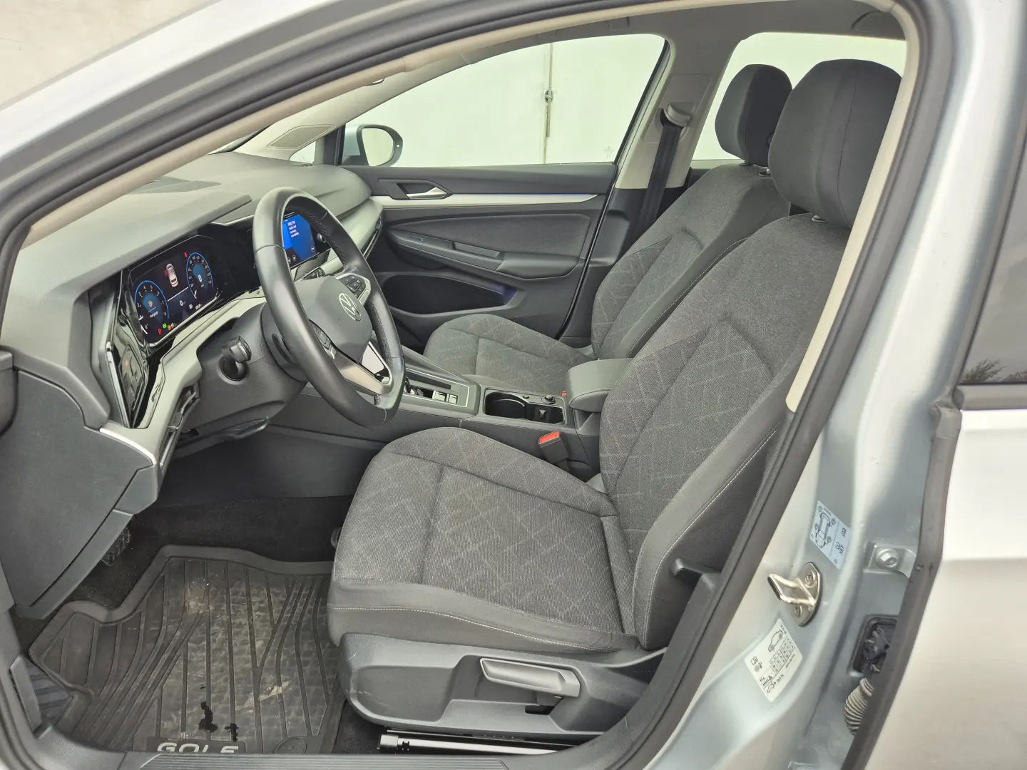 Volkswagen Golf 1.0 eTSI MHEV 110 CP DSG Life 2024