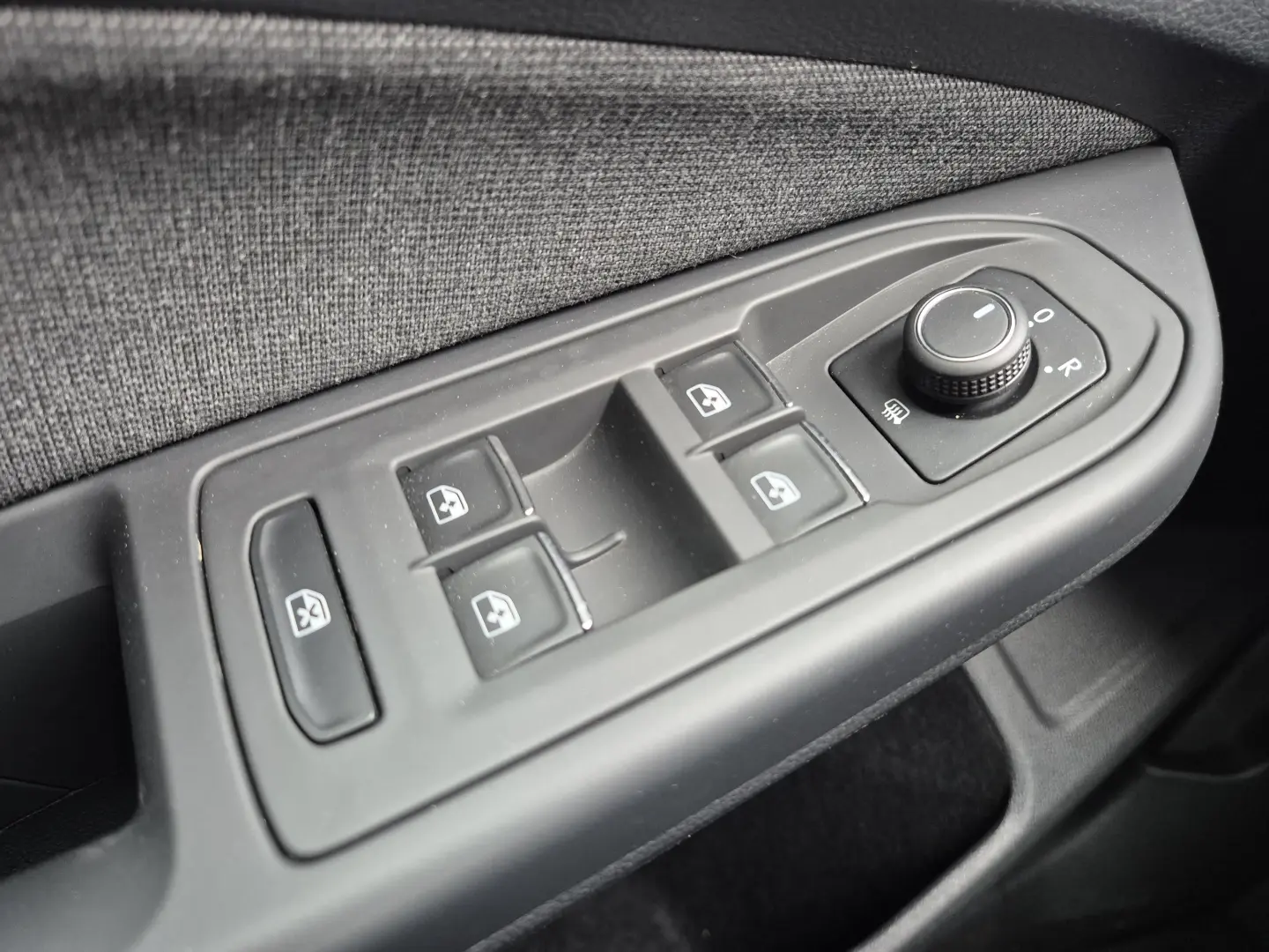 Volkswagen Golf 1.0 eTSI MHEV 110 CP DSG Life 2024