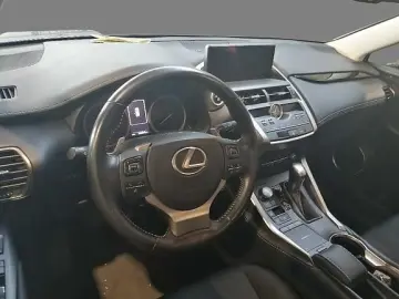 NX 300 2.5 HEV Business E-CVT BI-LED NAVI Kamera