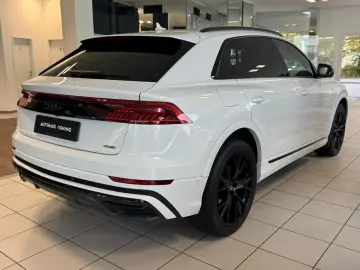 Q8 60 TFSIe S LINE NAVI K-360 B&O S-CLOSE 22ZOLL