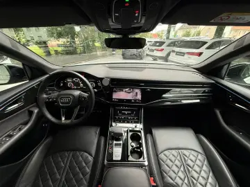 Q8 60 TFSIe S LINE NAVI K-360 B&O S-CLOSE 22ZOLL