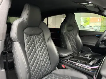 Q8 60 TFSIe S LINE NAVI K-360 B&O S-CLOSE 22ZOLL