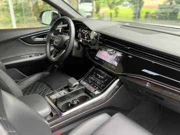 Q8 60 TFSIe S LINE NAVI K-360 B&O S-CLOSE 22ZOLL