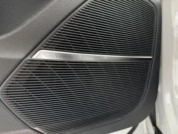 Q8 60 TFSIe S LINE NAVI K-360 B&O S-CLOSE 22ZOLL