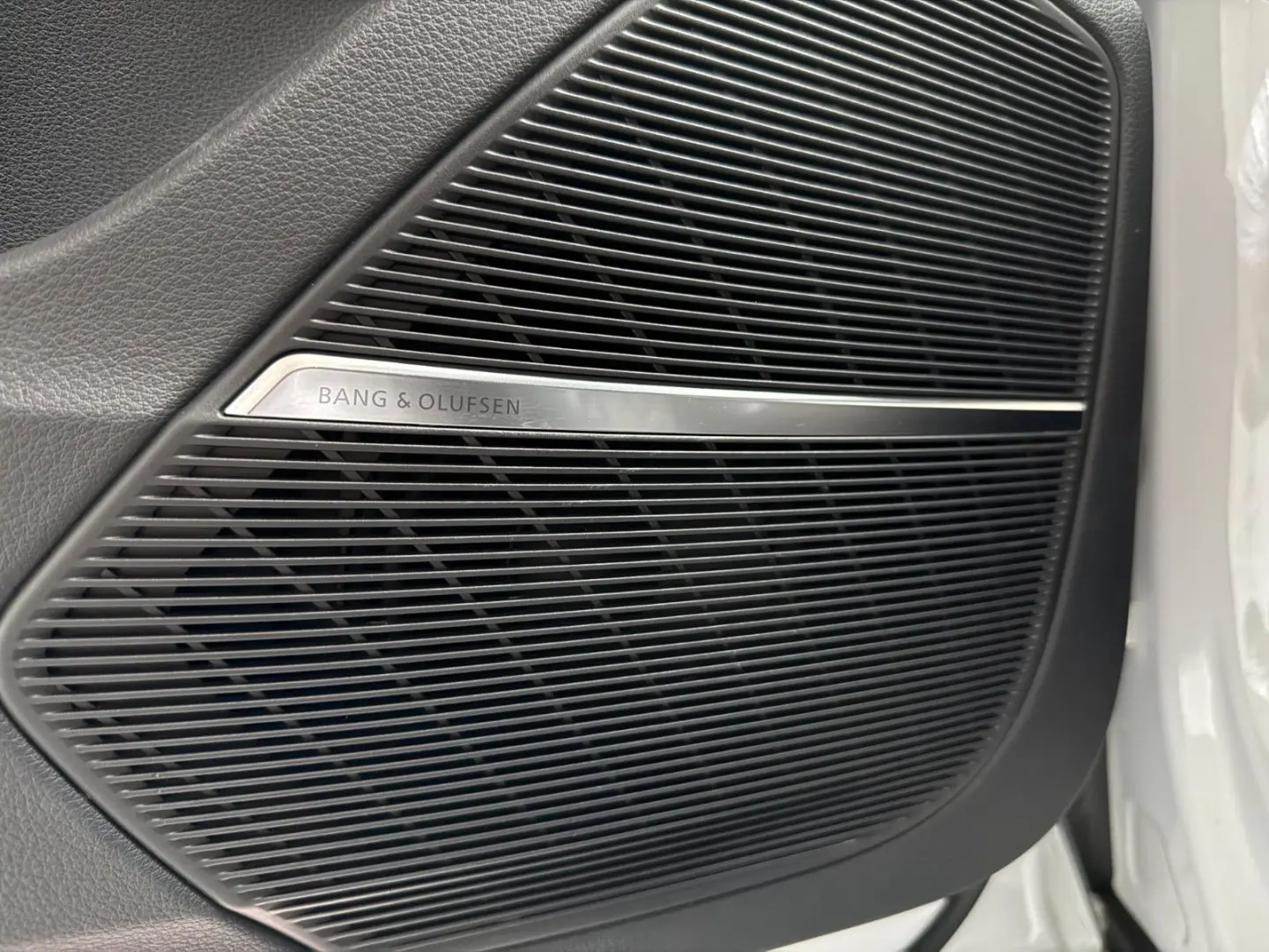 Q8 60 TFSIe S LINE NAVI K-360 B&O S-CLOSE 22ZOLL