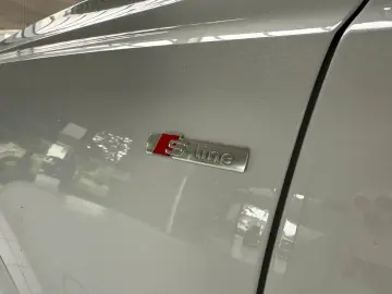 Q8 60 TFSIe S LINE NAVI K-360 B&O S-CLOSE 22ZOLL