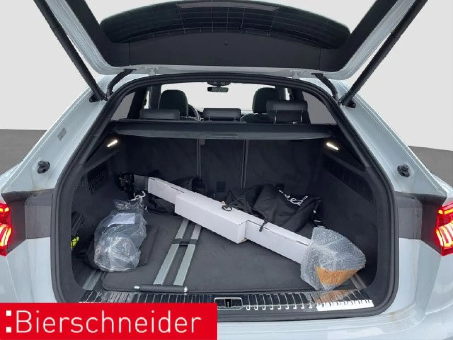 Q8 60 TFSI e qu S-Line 22 AHK B&O HuD PANO 5J.GA