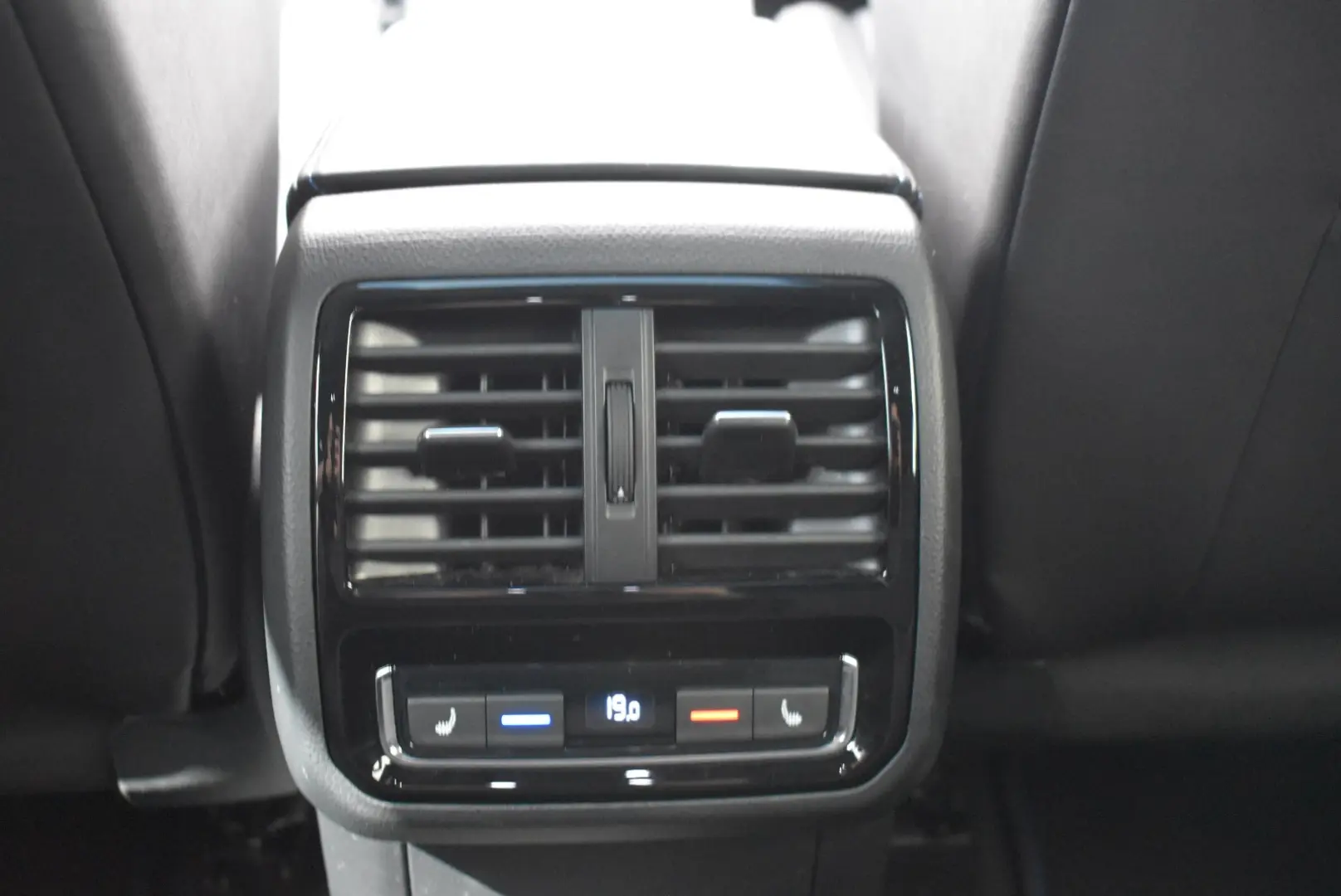 VW Arteon SB R TSI 4MOTION DSG