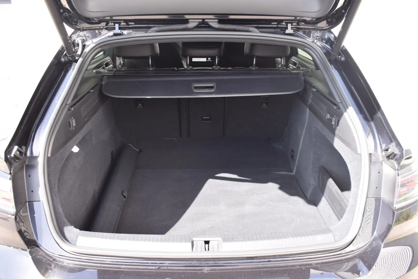 VW Arteon SB R TSI 4MOTION DSG