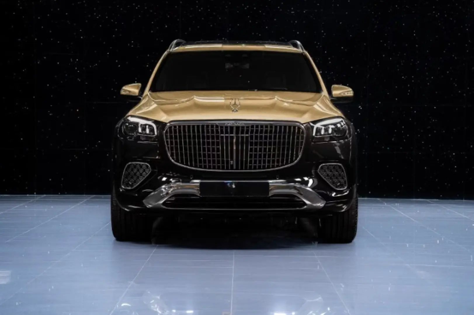 Mercedes GLS 600 Maybach Two-tone First Class FACELIFT