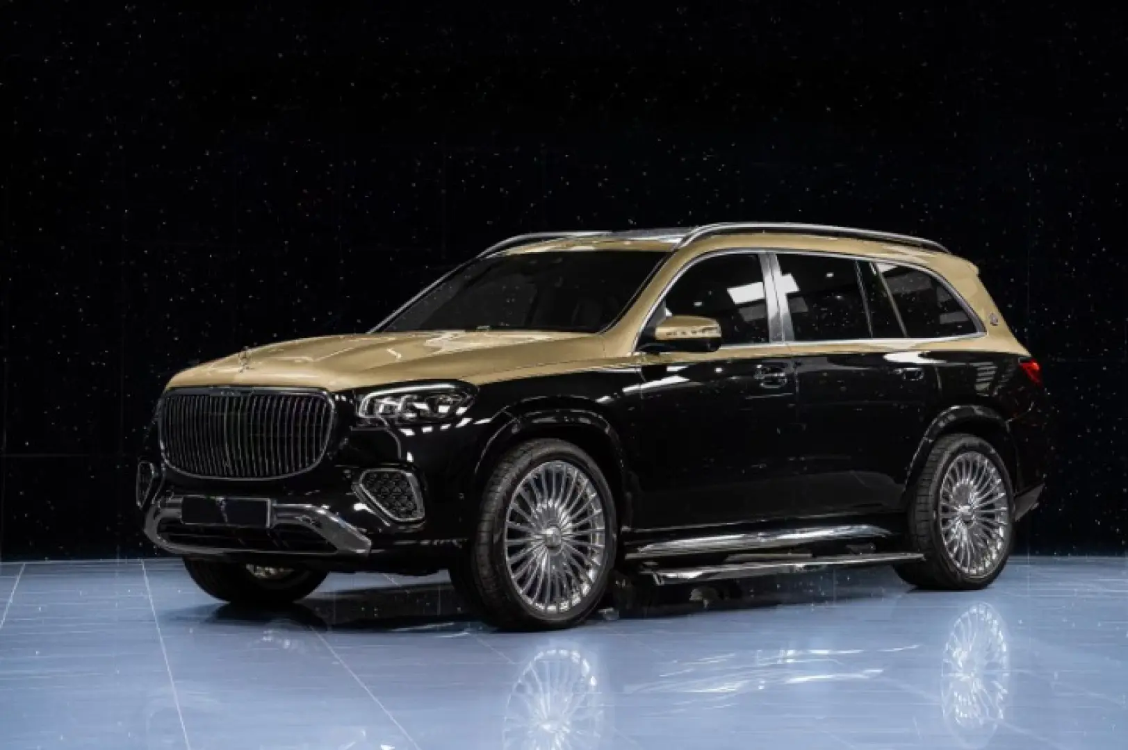 Mercedes GLS 600 Maybach Two-tone First Class FACELIFT