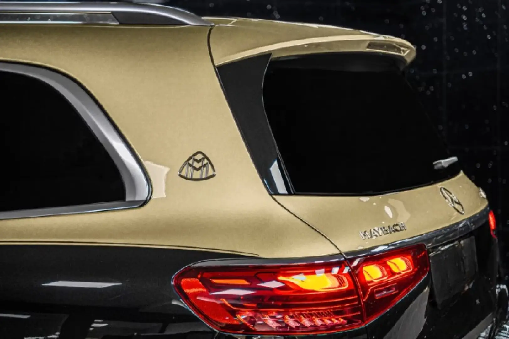 Mercedes GLS 600 Maybach Two-tone First Class FACELIFT