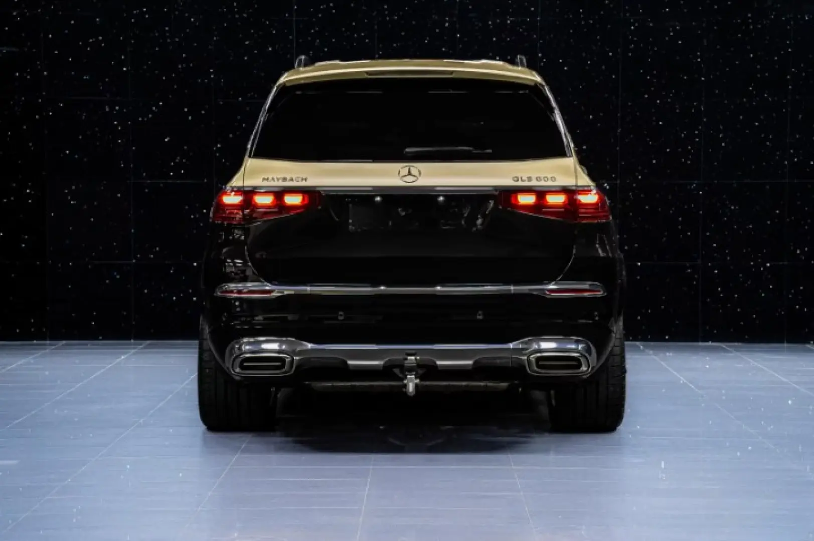 Mercedes GLS 600 Maybach Two-tone First Class FACELIFT