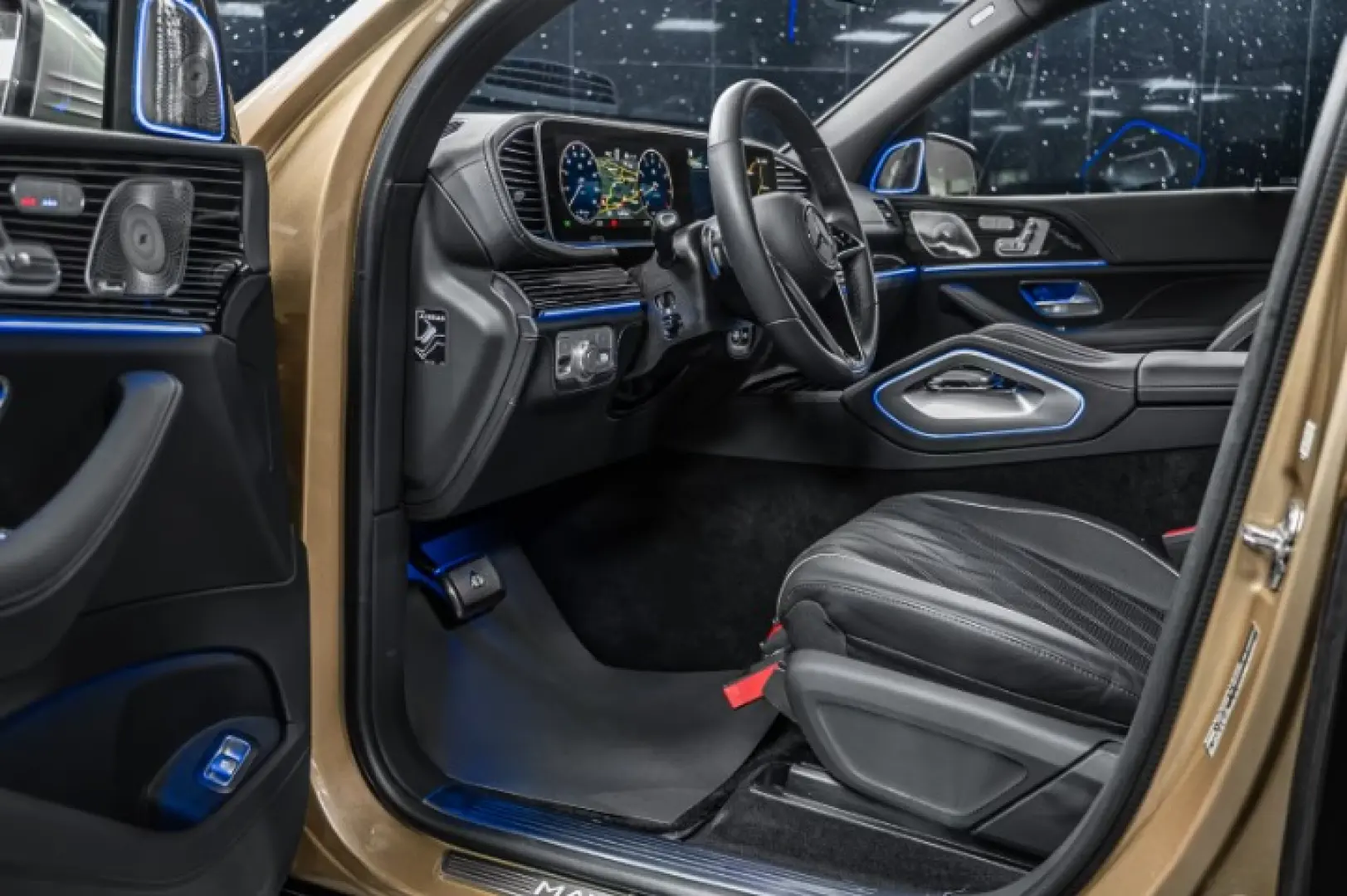 Mercedes GLS 600 Maybach Two-tone First Class FACELIFT