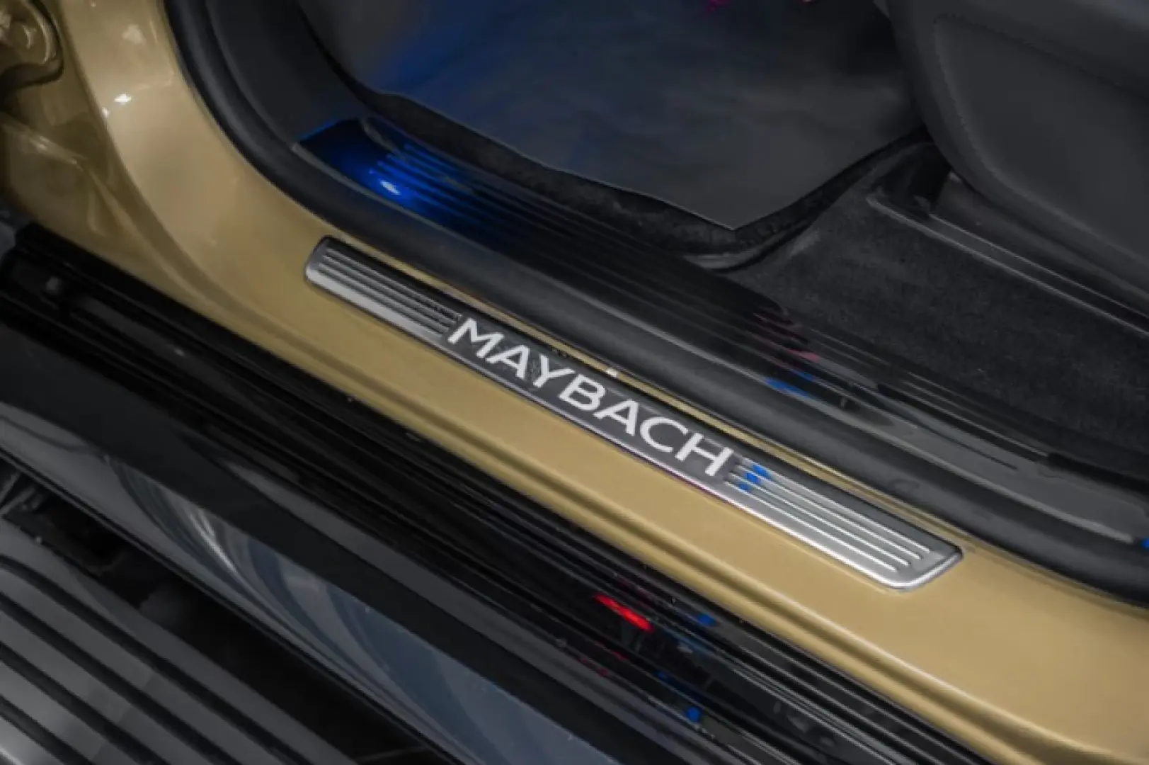 Mercedes GLS 600 Maybach Two-tone First Class FACELIFT