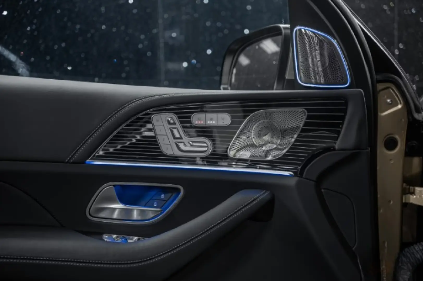 Mercedes GLS 600 Maybach Two-tone First Class FACELIFT