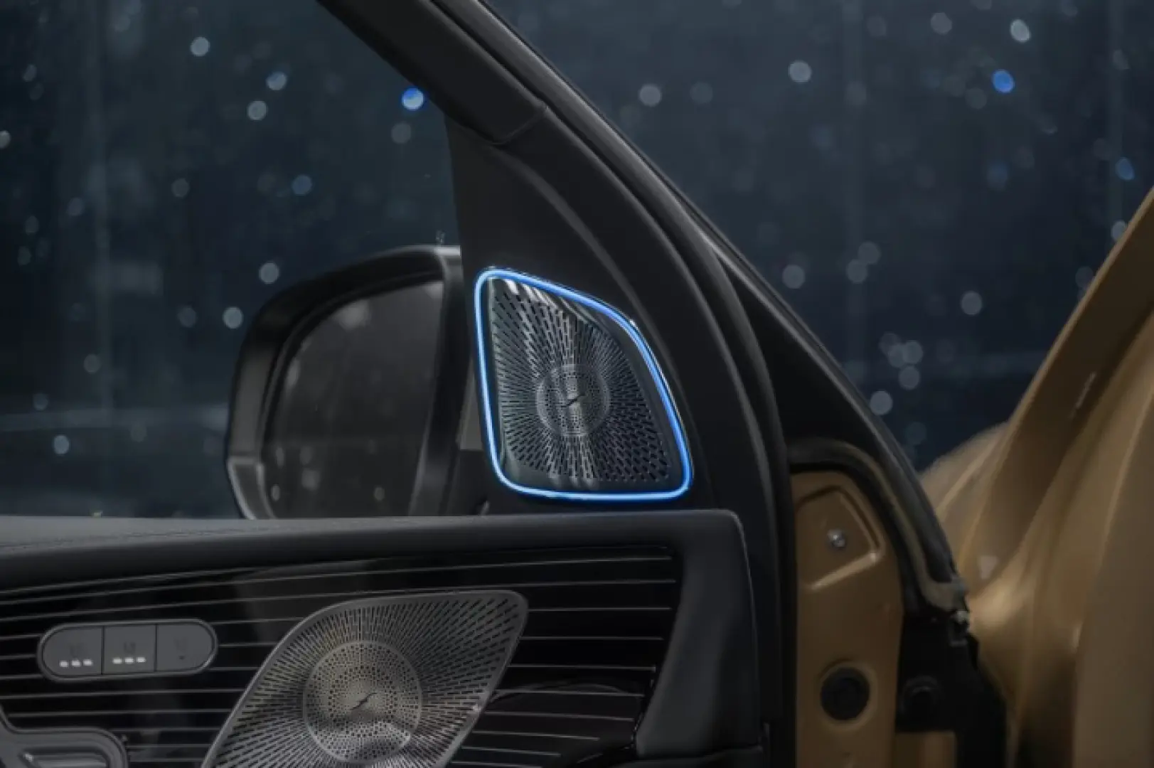 Mercedes GLS 600 Maybach Two-tone First Class FACELIFT