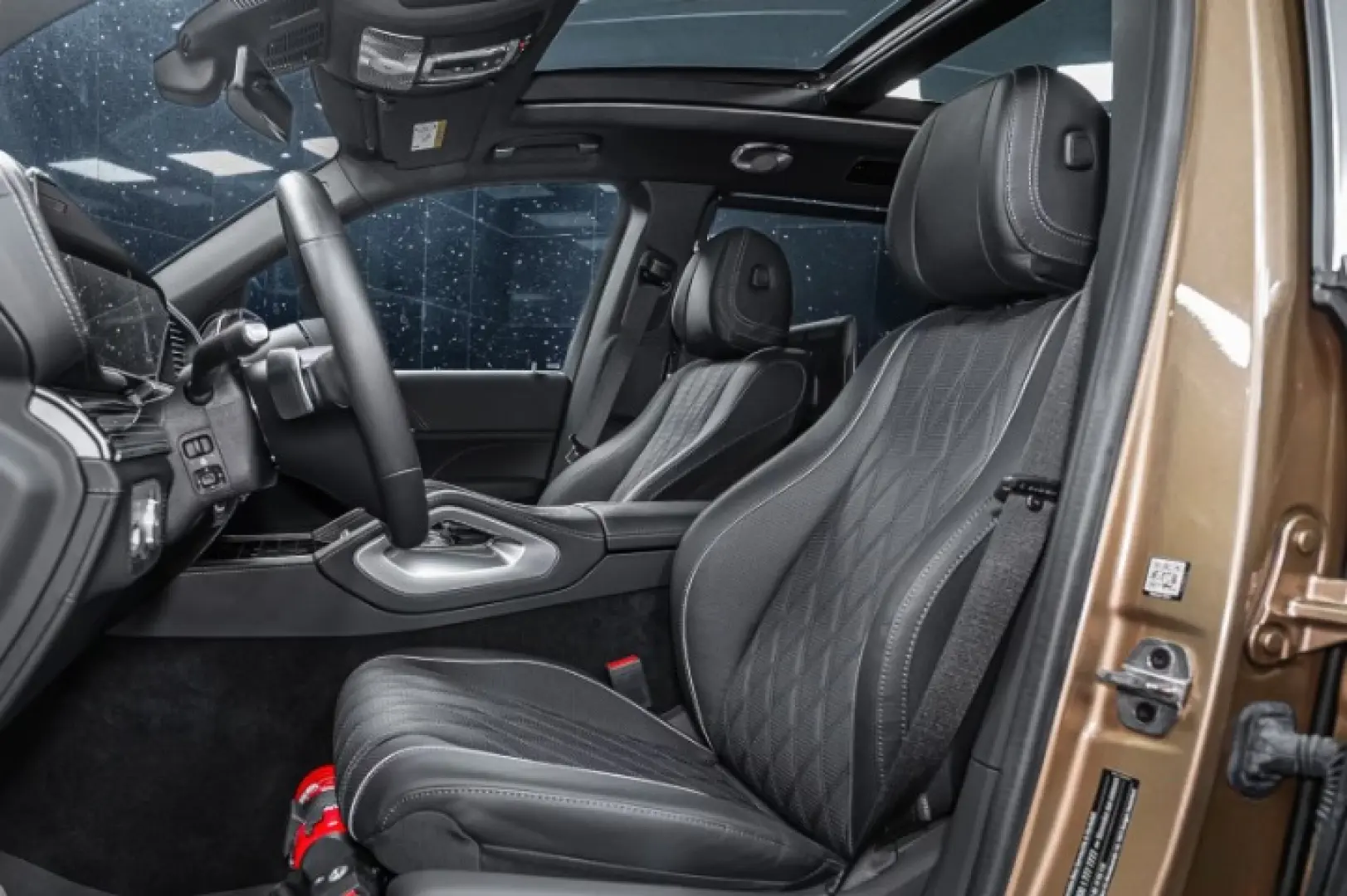 Mercedes GLS 600 Maybach Two-tone First Class FACELIFT