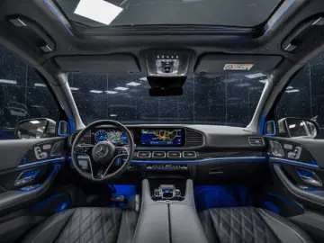 Mercedes GLS 600 Maybach Two-tone First Class FACELIFT