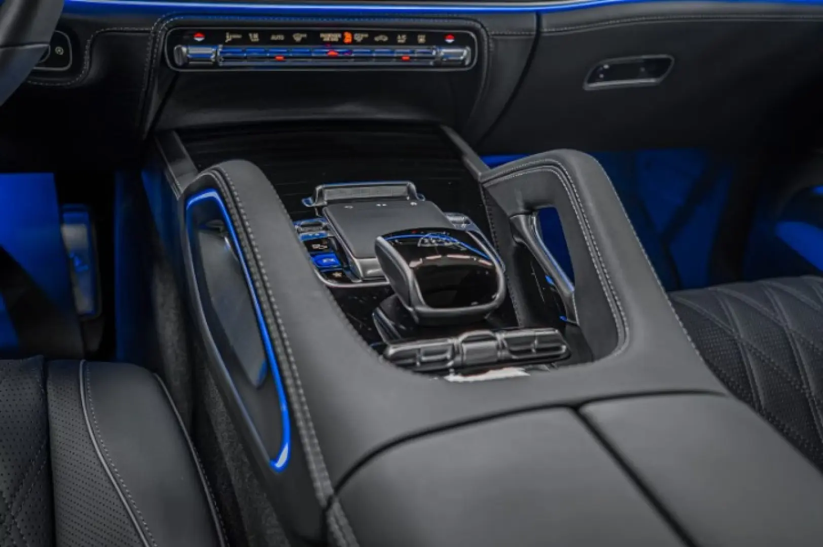 Mercedes GLS 600 Maybach Two-tone First Class FACELIFT